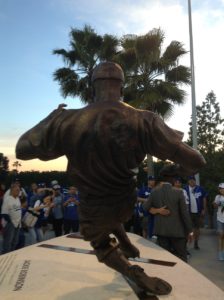 SPORTS BRIEFS: Dodgers unveil statue of Jackie Robinson