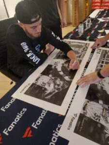 Bellinger Autograph